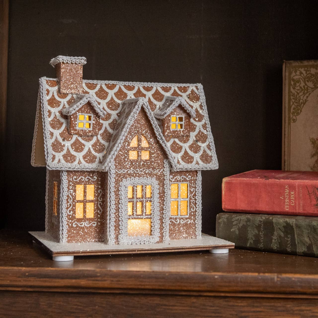8" LIGHTED GINGERBREAD HOUSE