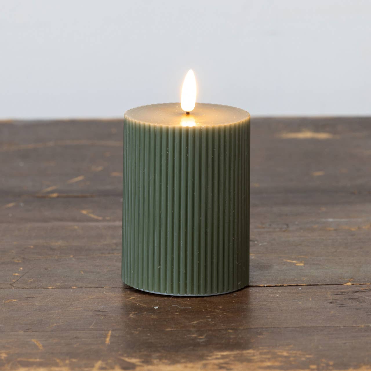 4" DARK GREEN GROOVED 3D FLAME CANDLE