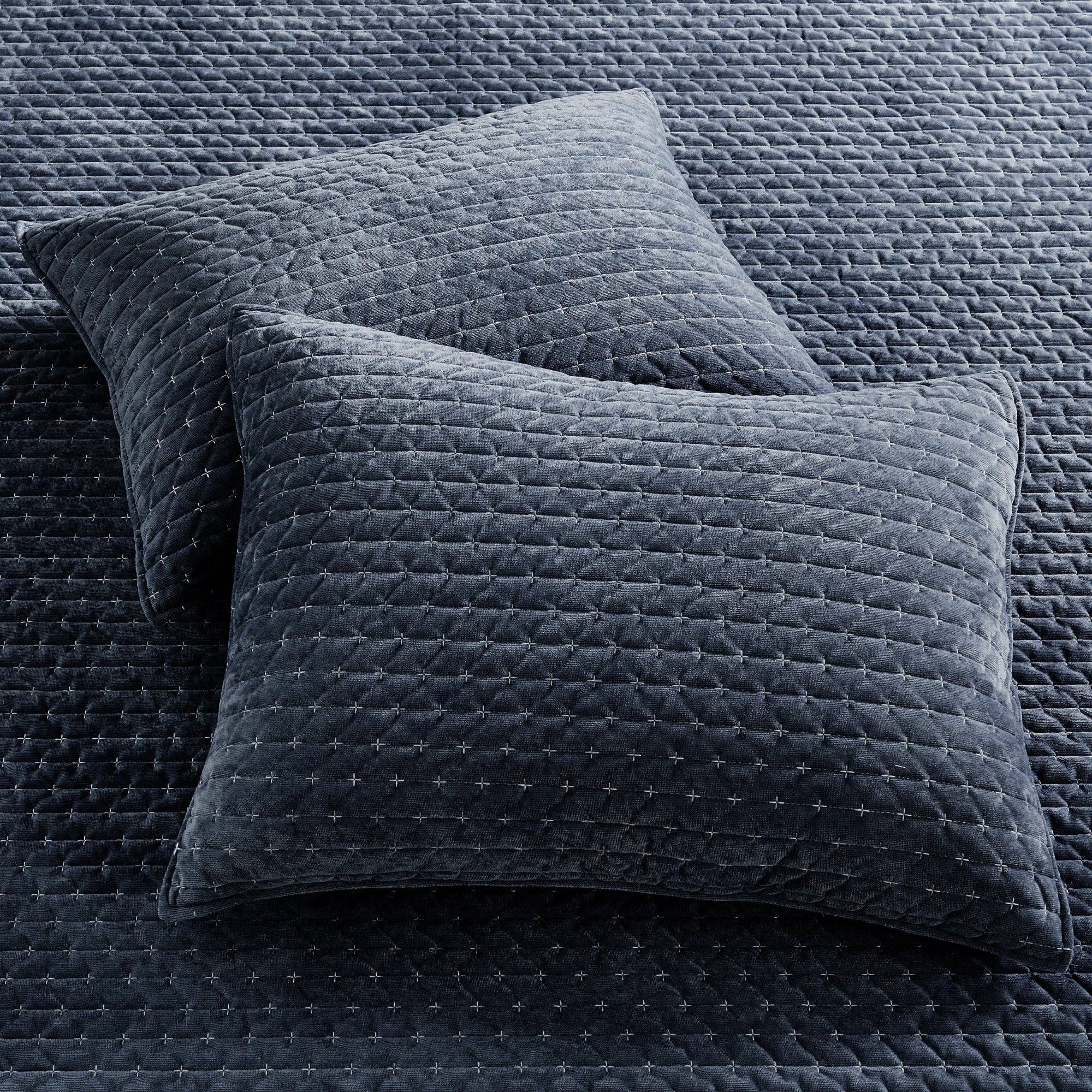Velvet Stitch Quilt Set