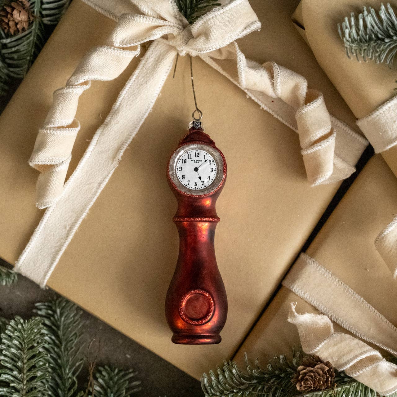 STANDING RED CLOCK ORNAMENT