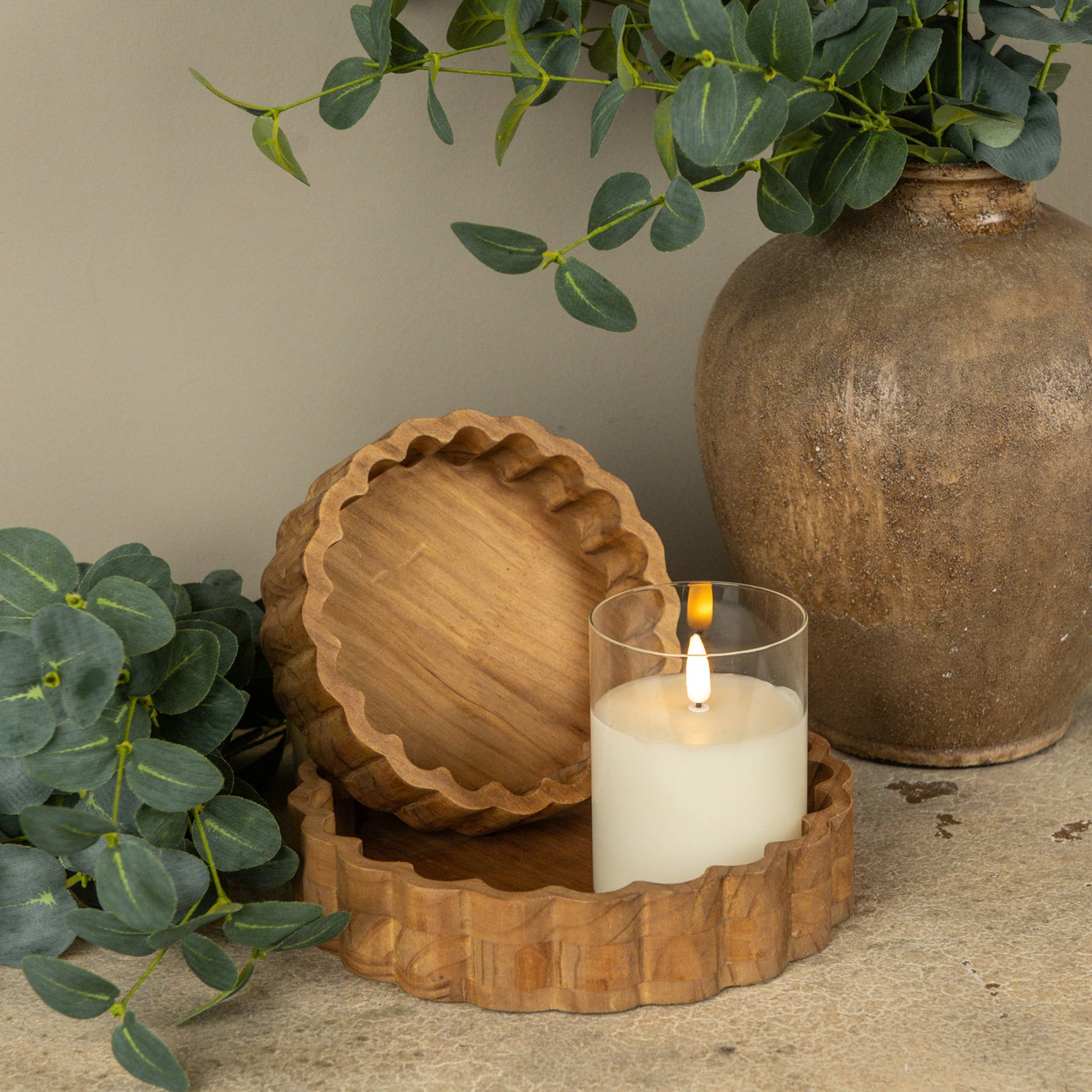 SET/ 2 SCALLOPED WOOD TRAYS