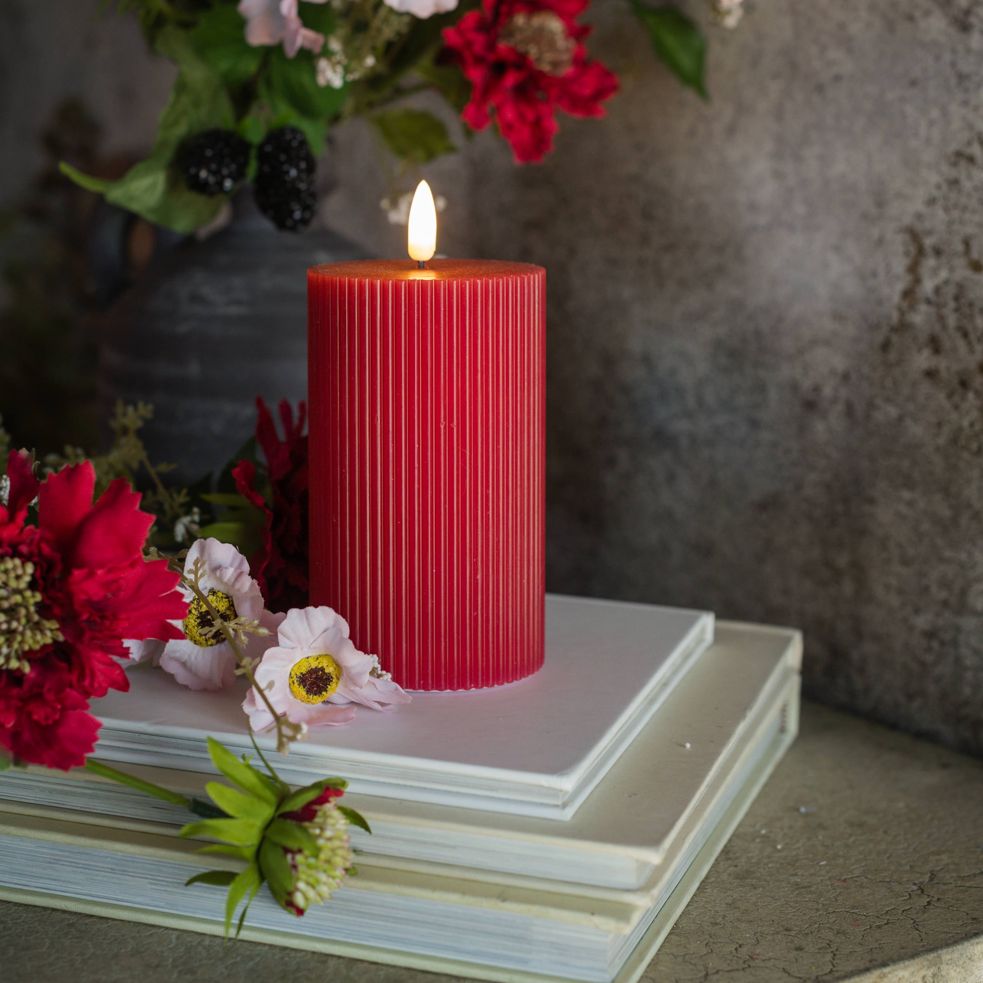 5" RED GROOVED 3D FLAME CANDLE