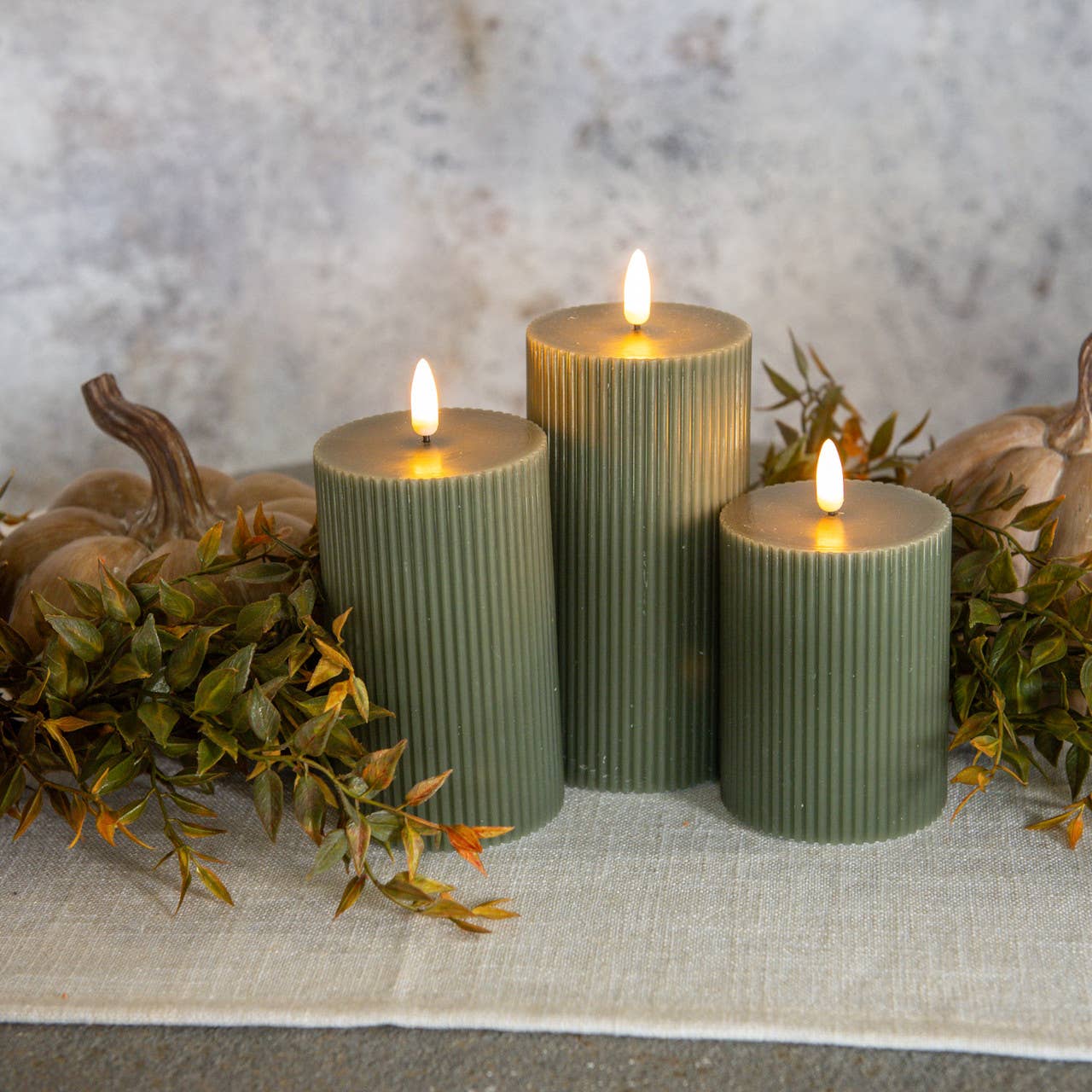 4" DARK GREEN GROOVED 3D FLAME CANDLE