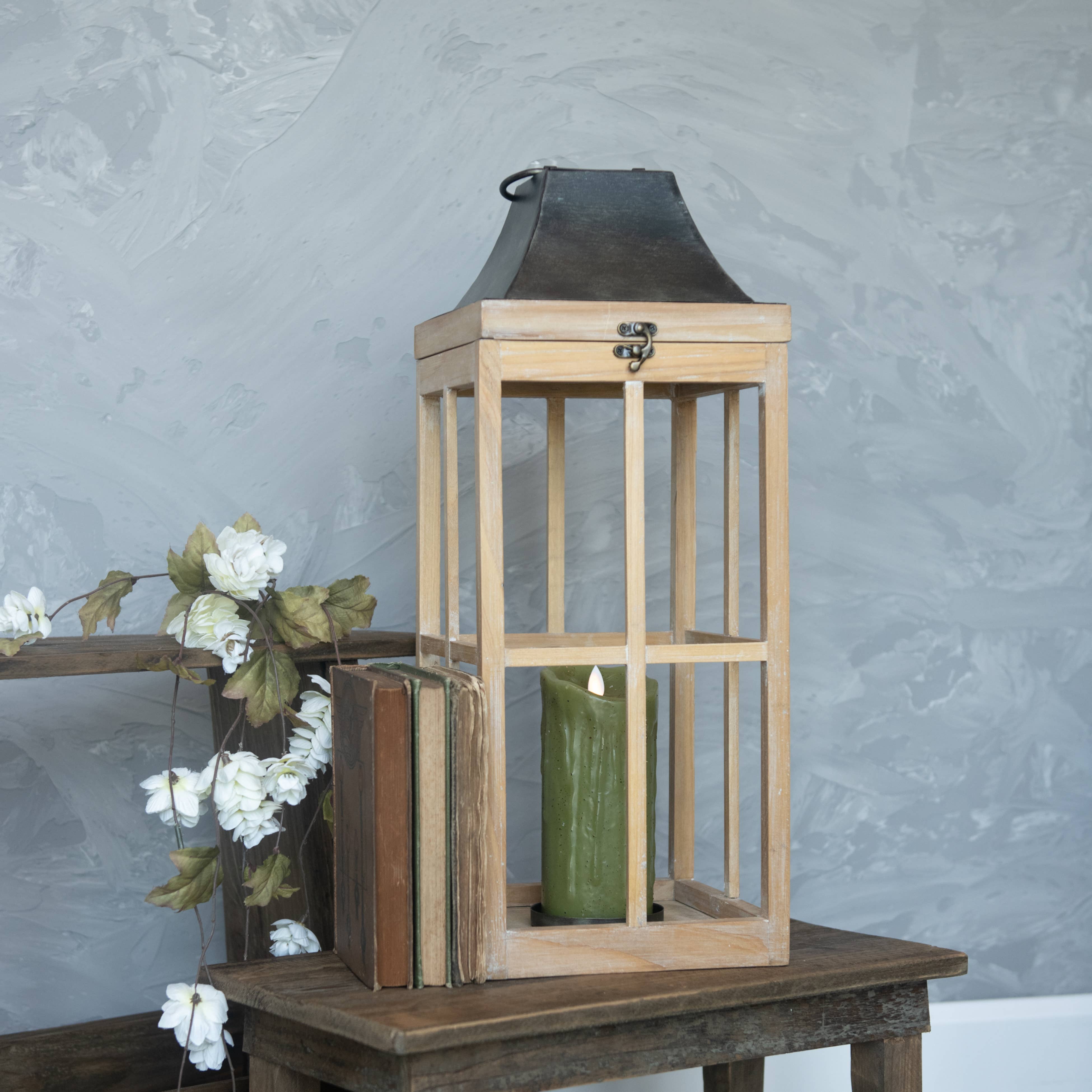 20.5" BLACK HANDLE LANTERN