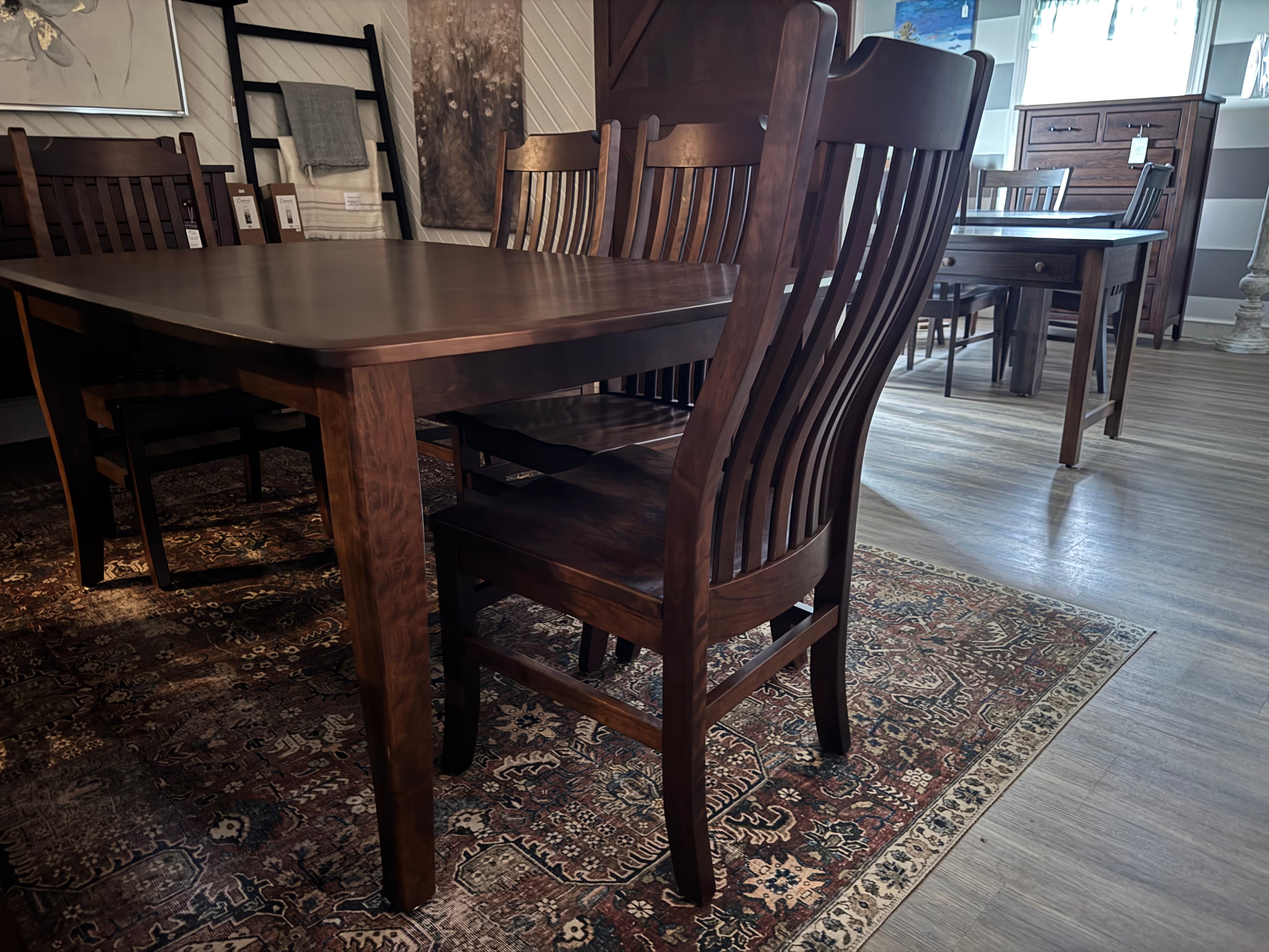 Easton Pike Table 42 x 66 with 4 Easton Pike chairs
