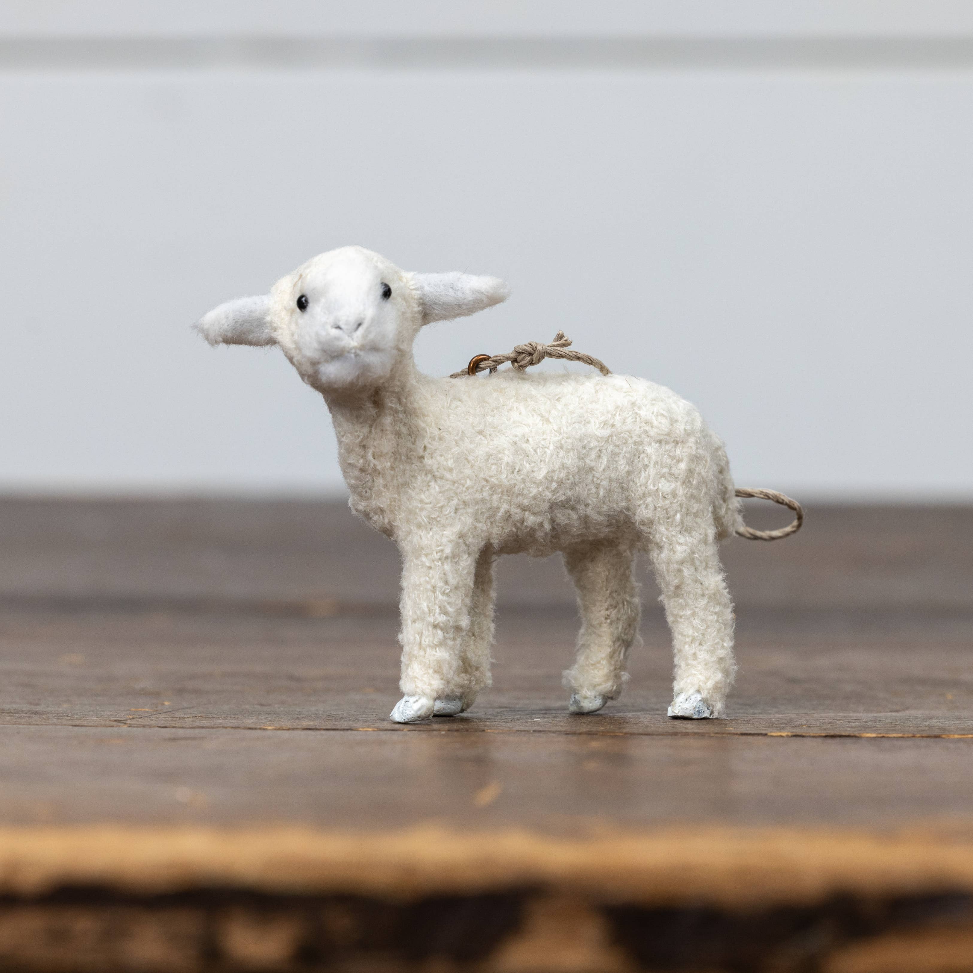 STANDING LAMB ORNAMENT