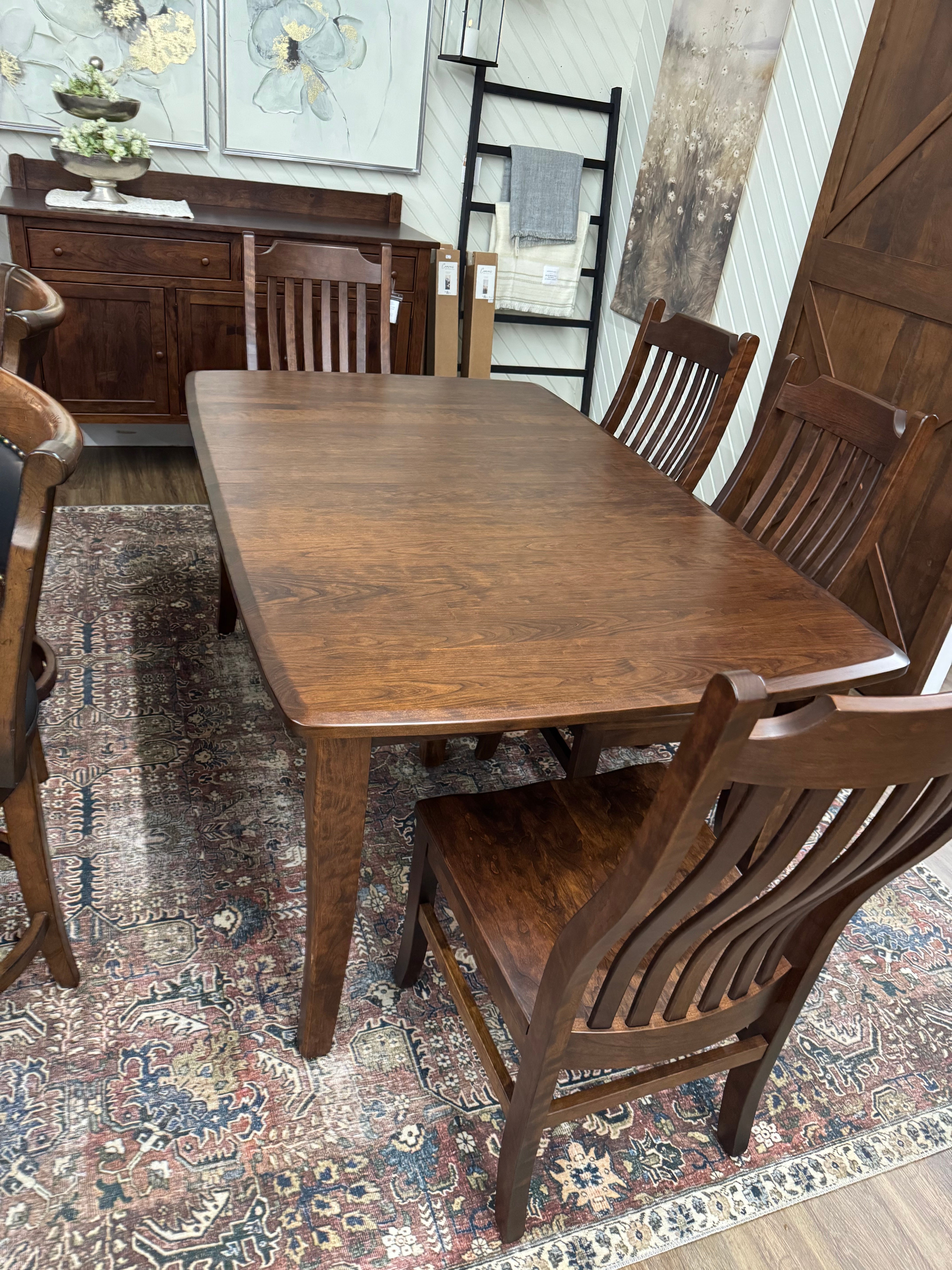 Easton Pike Table 42 x 66 with 4 Easton Pike chairs