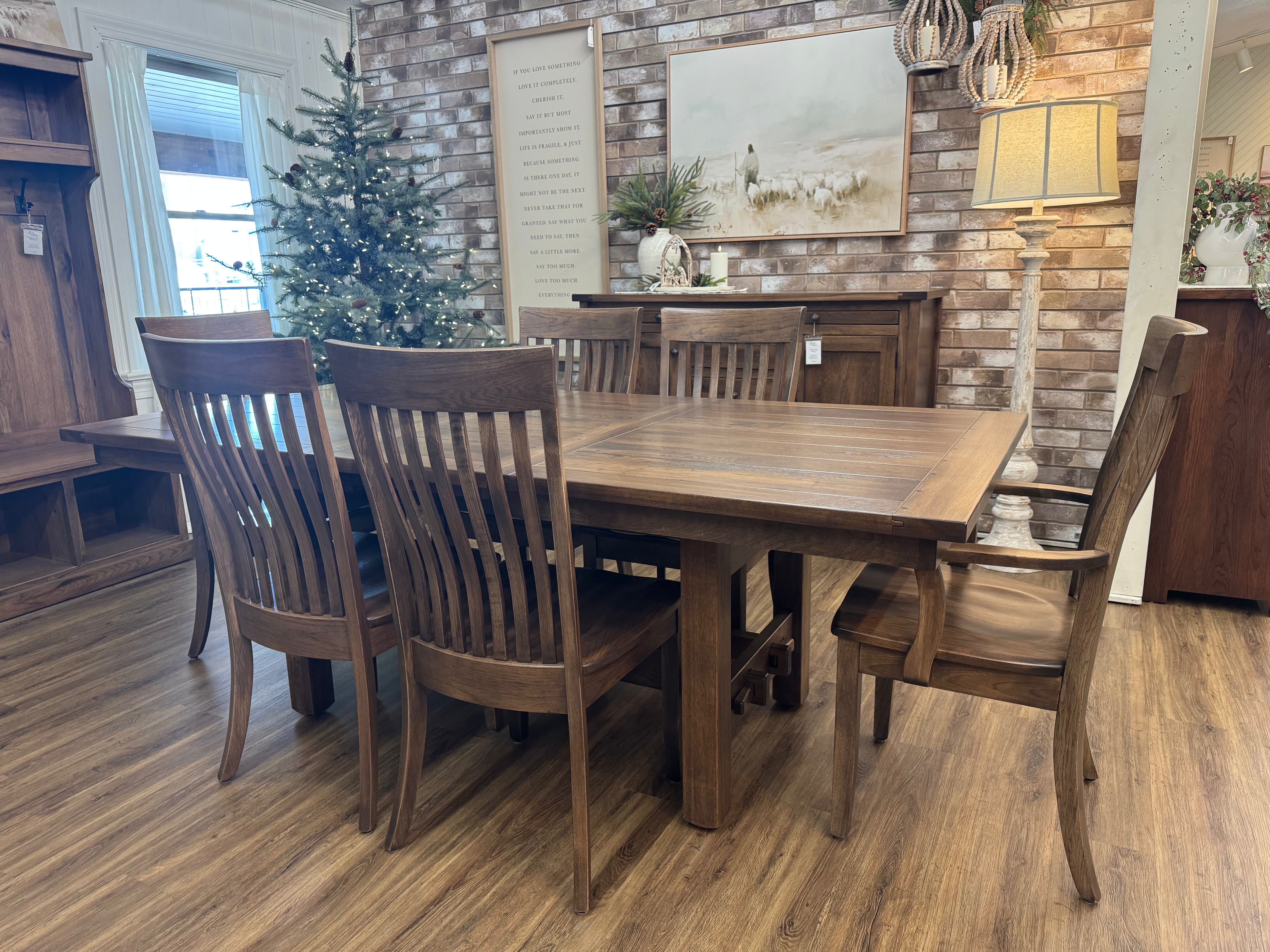 Easton Pike Table 42 x 66 with 4 Easton Pike chairs
