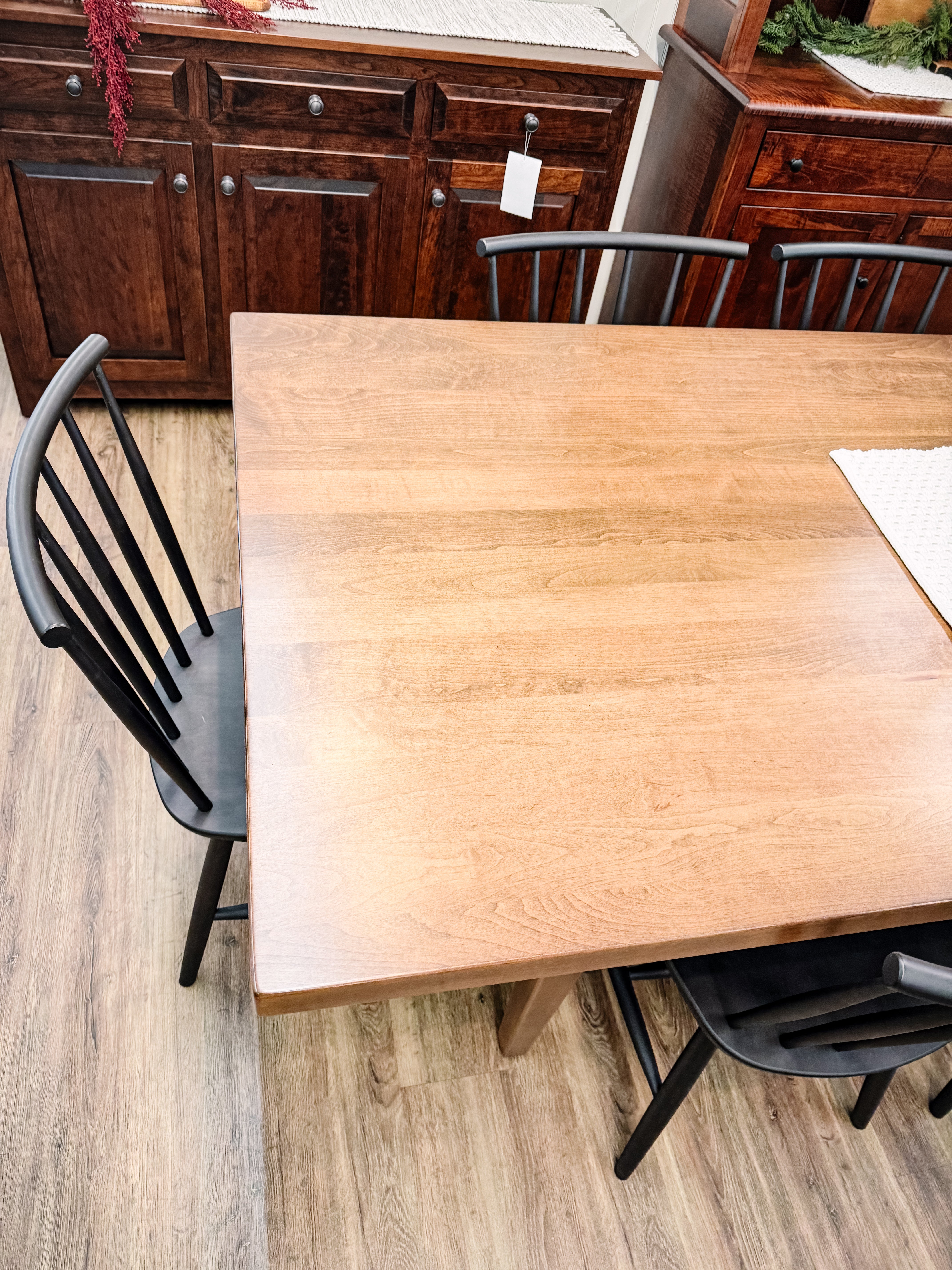 Easton Pike Table 42 x 66 with 4 Easton Pike chairs