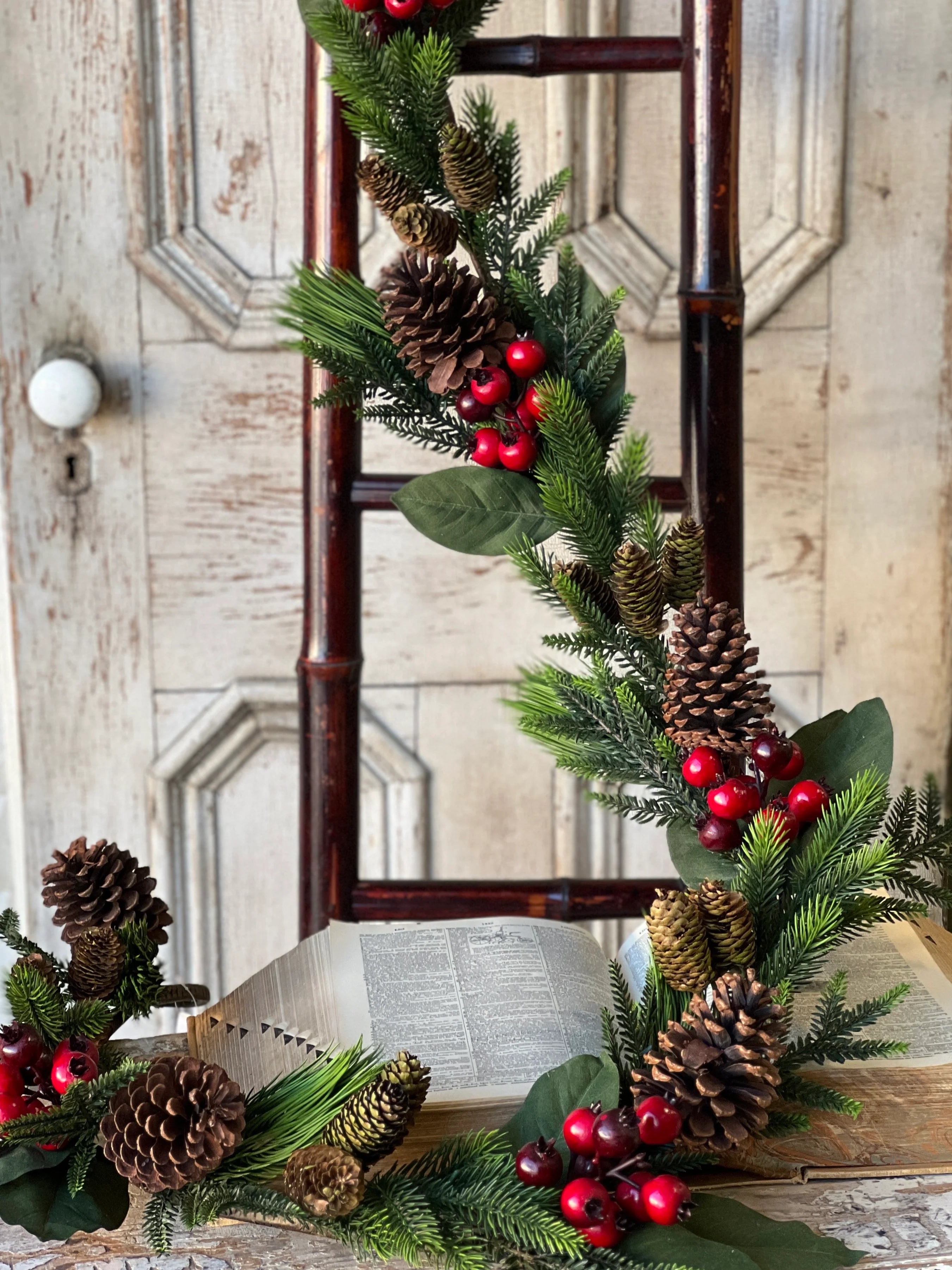 Pinebrook Magnolia Garland