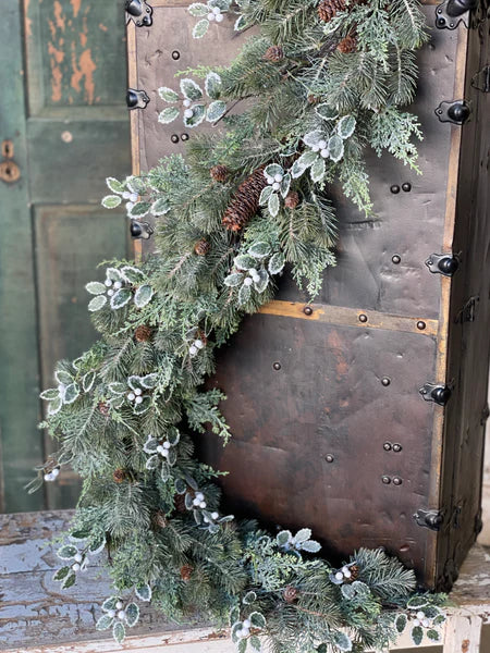 Wide Iced Oxford Holly & Pine Garland | 5'