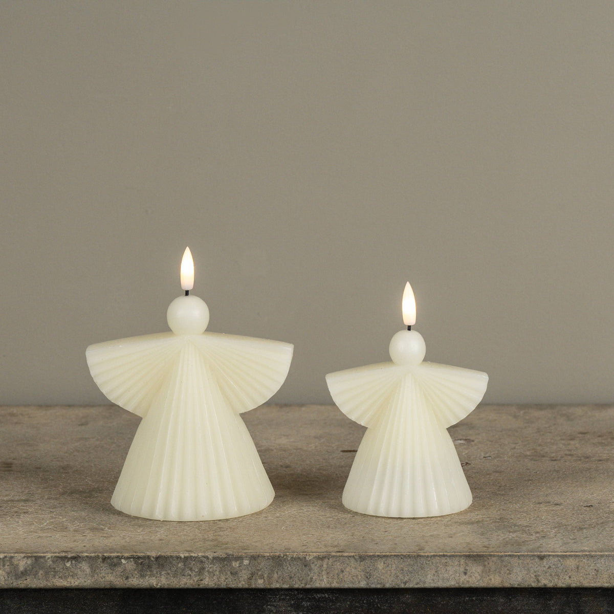 4.25" CREAM ANGEL 3D FLAME CANDLE