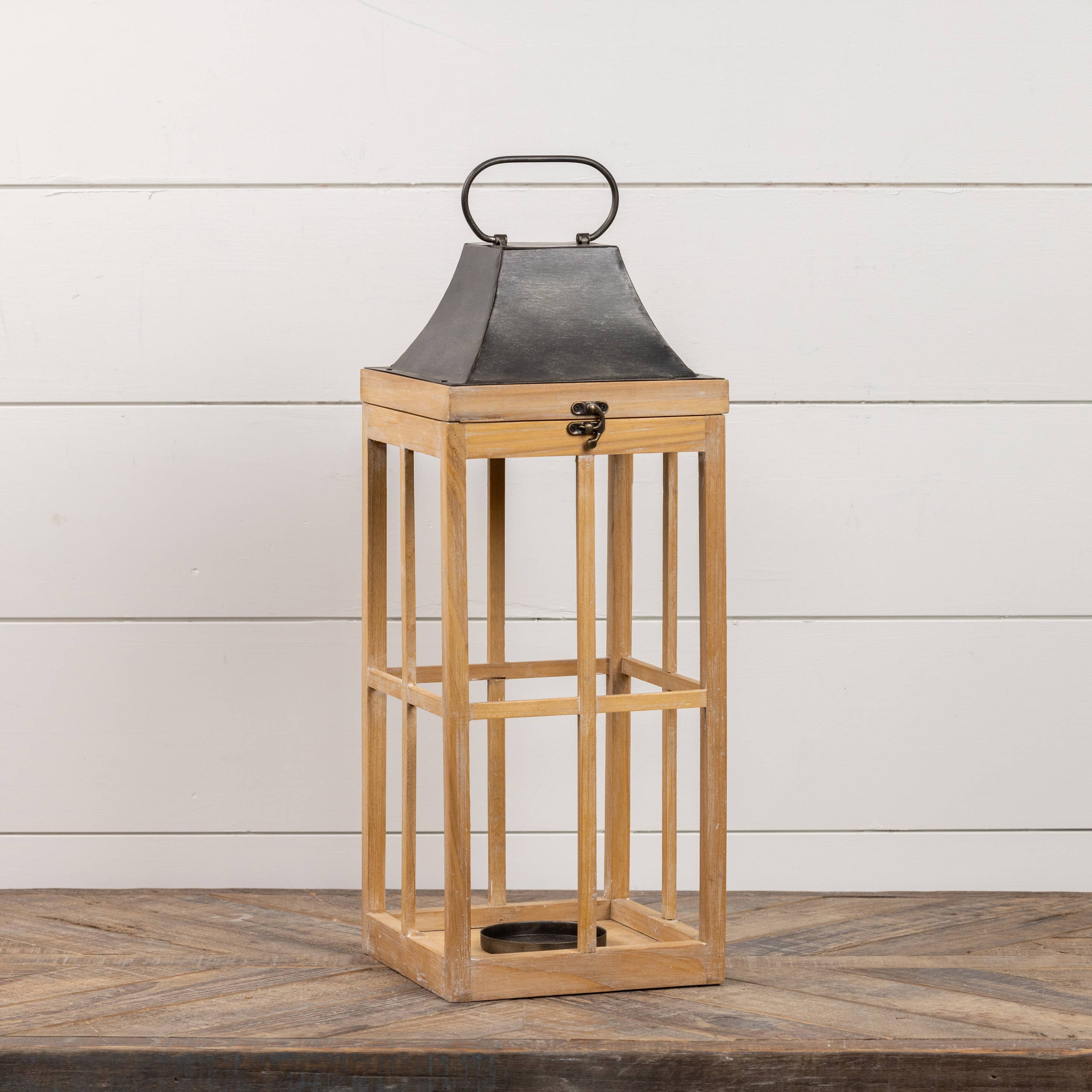 20.5" BLACK HANDLE LANTERN