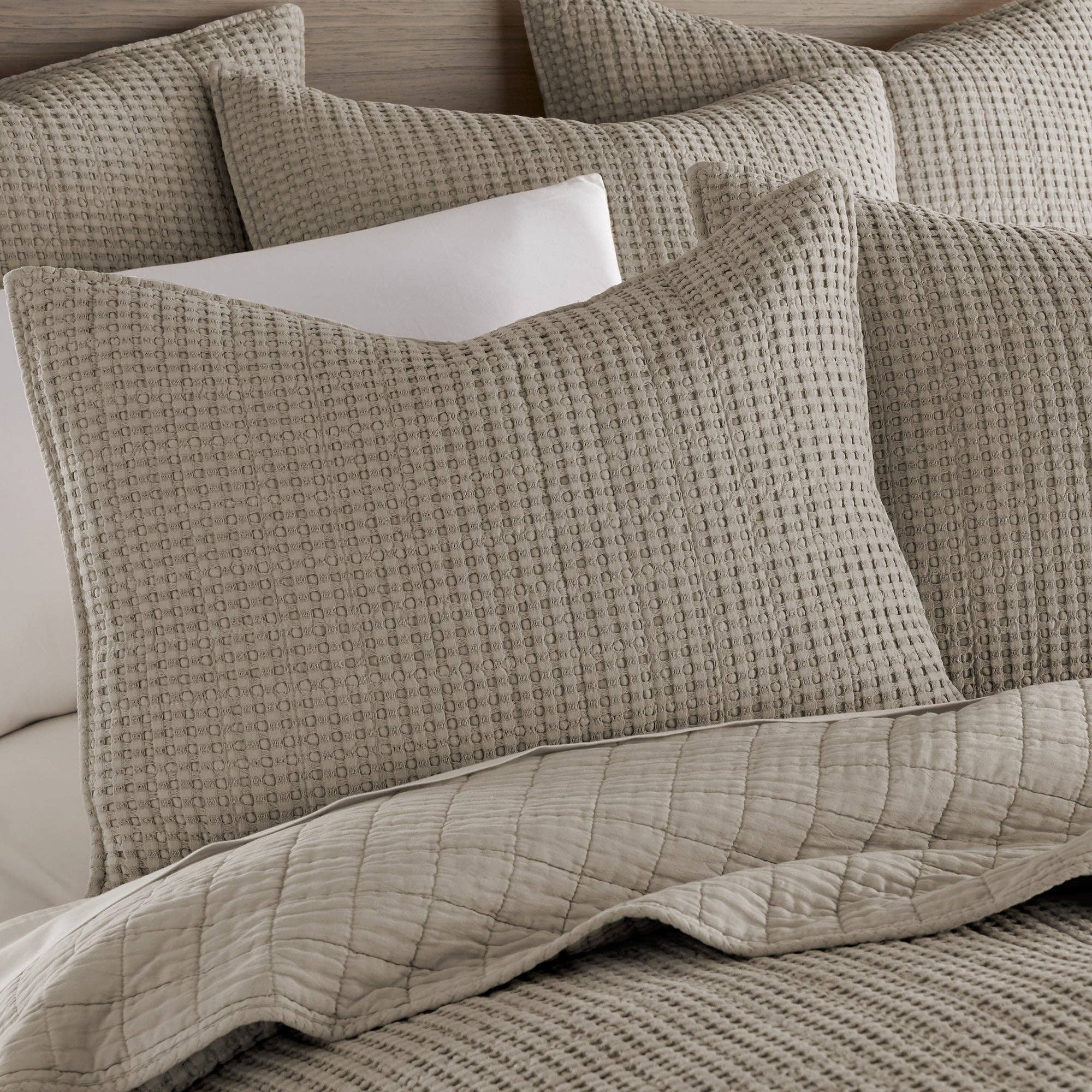 Mills Waffle Quilt Set