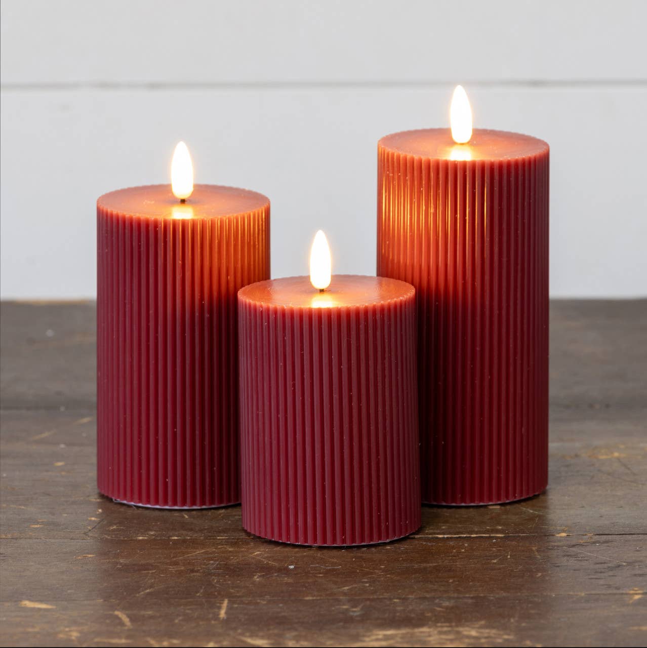 5" RED GROOVED 3D FLAME CANDLE
