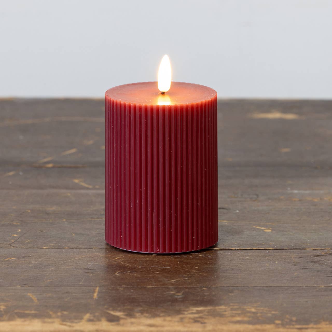 4" RED GROOVED 3D FLAME CANDLE