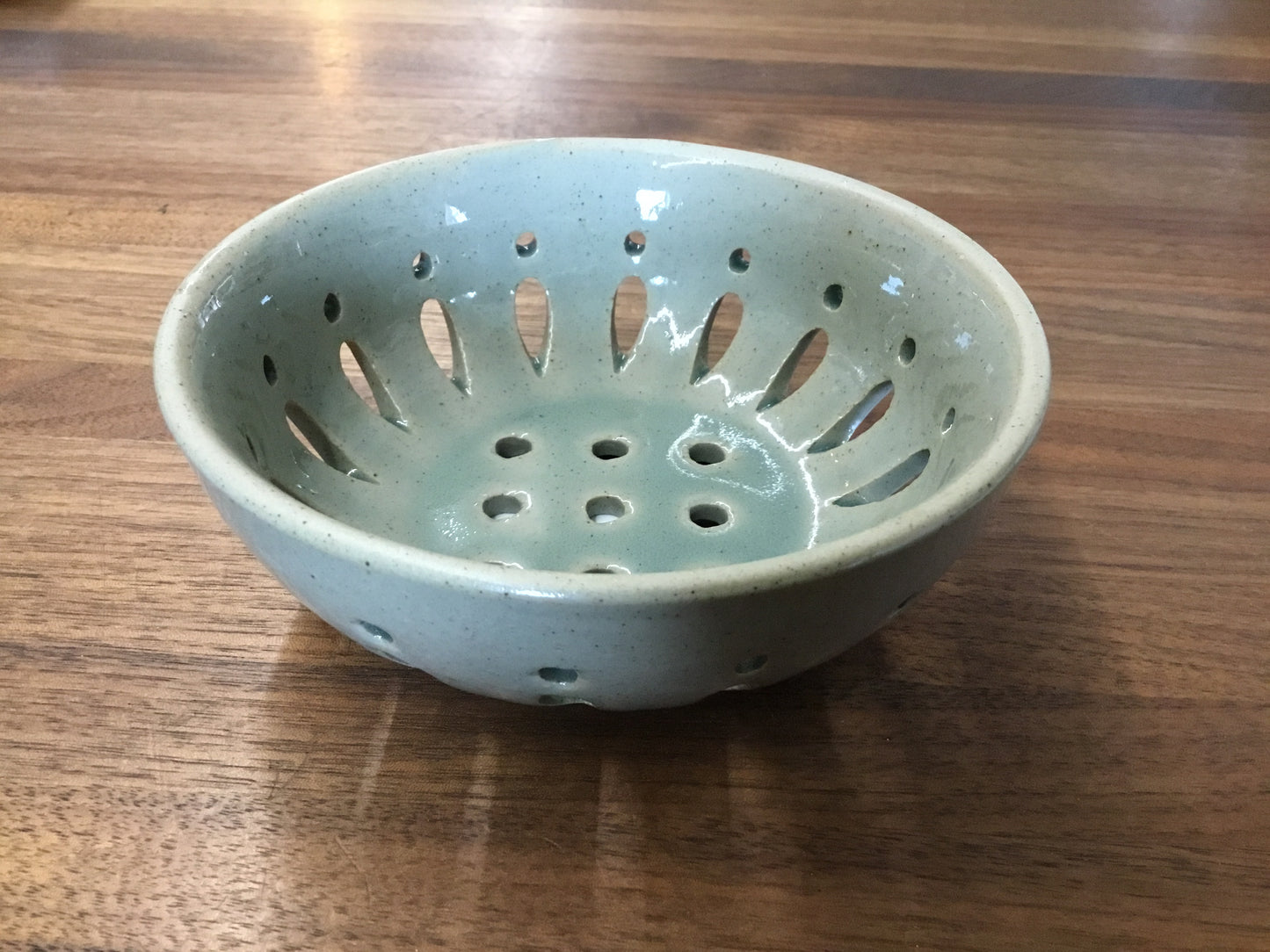 Stoneware Berry Bowl, 3 Colors