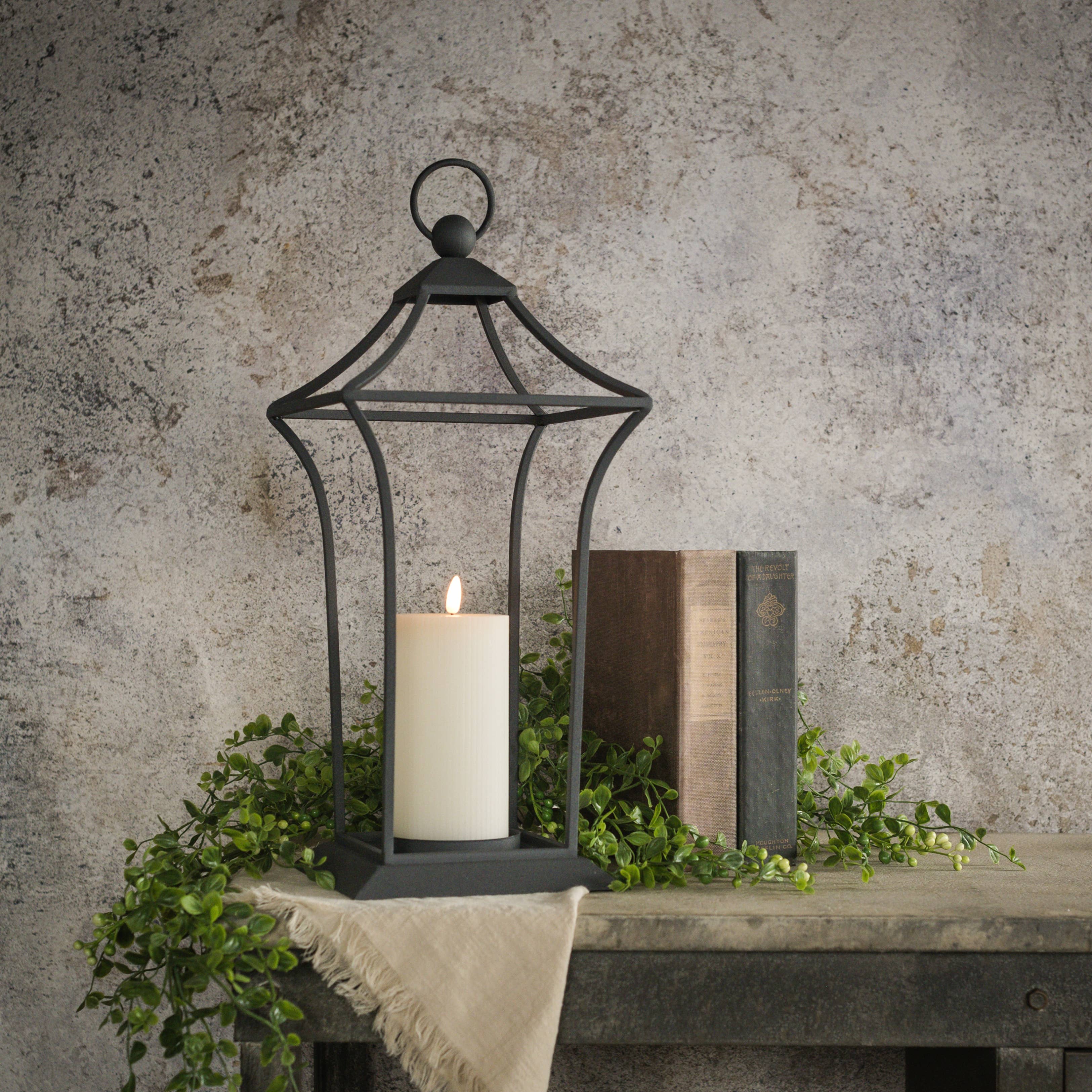 17" HERITAGE LANTERN