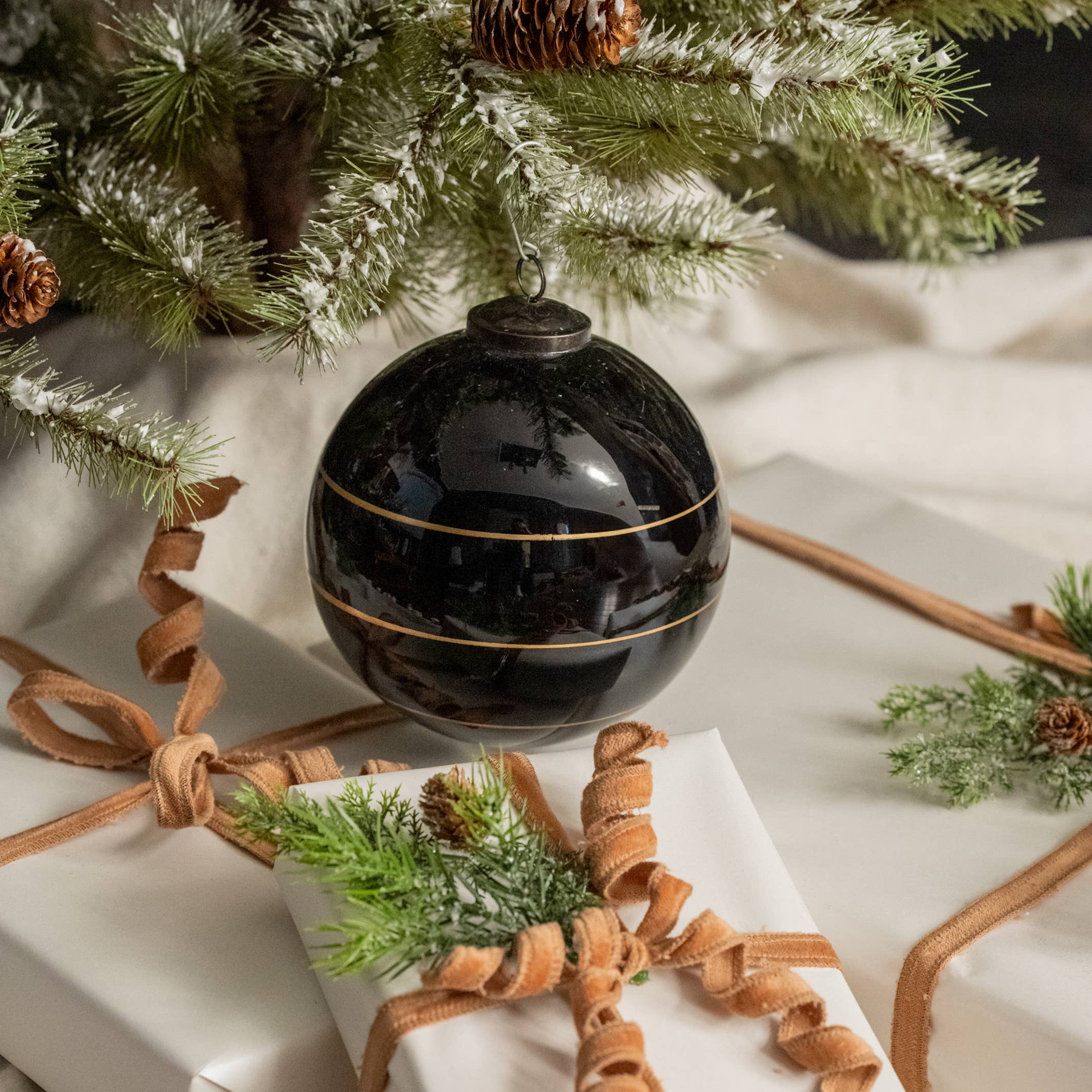 6" BLACK KUGEL ORNAMENT W/ GOLD STRIPE