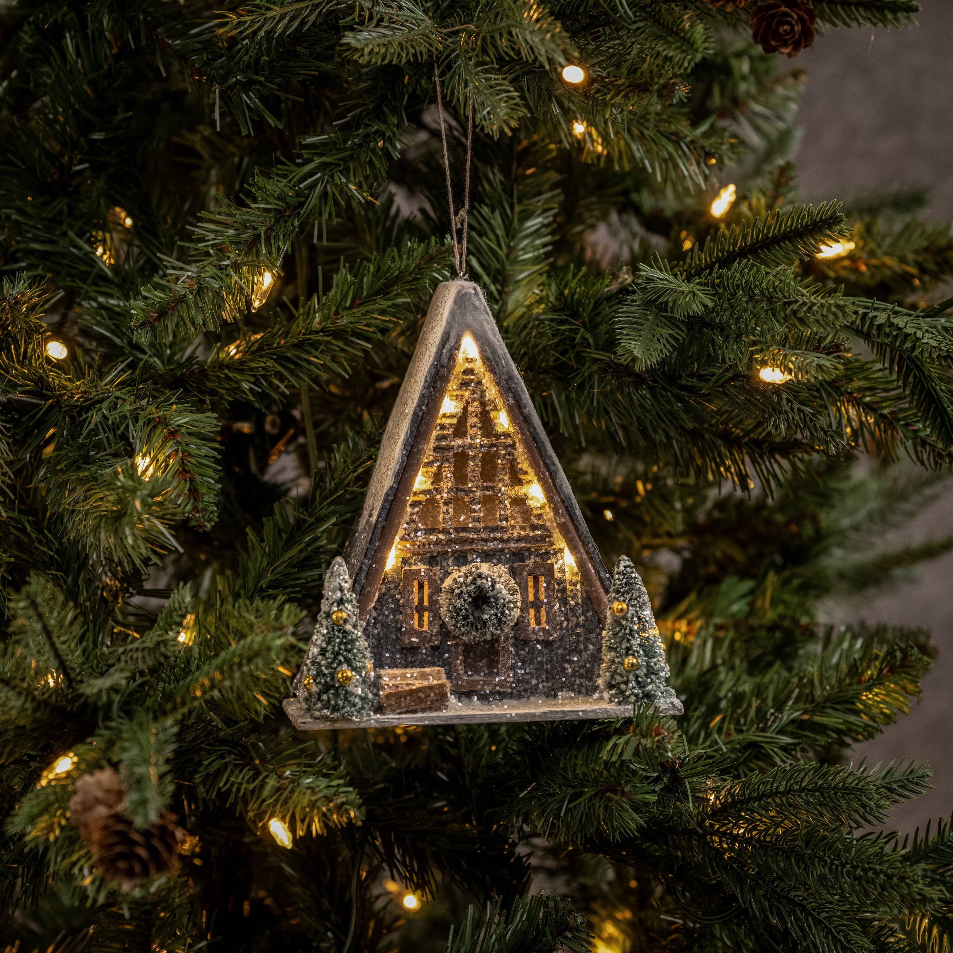 A FRAME CABIN ORNAMENT