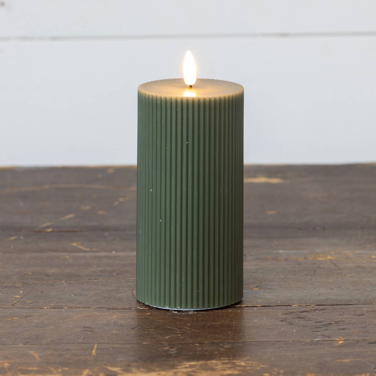 6" DARK GREEN GROOVED 3D FLAME CANDLE