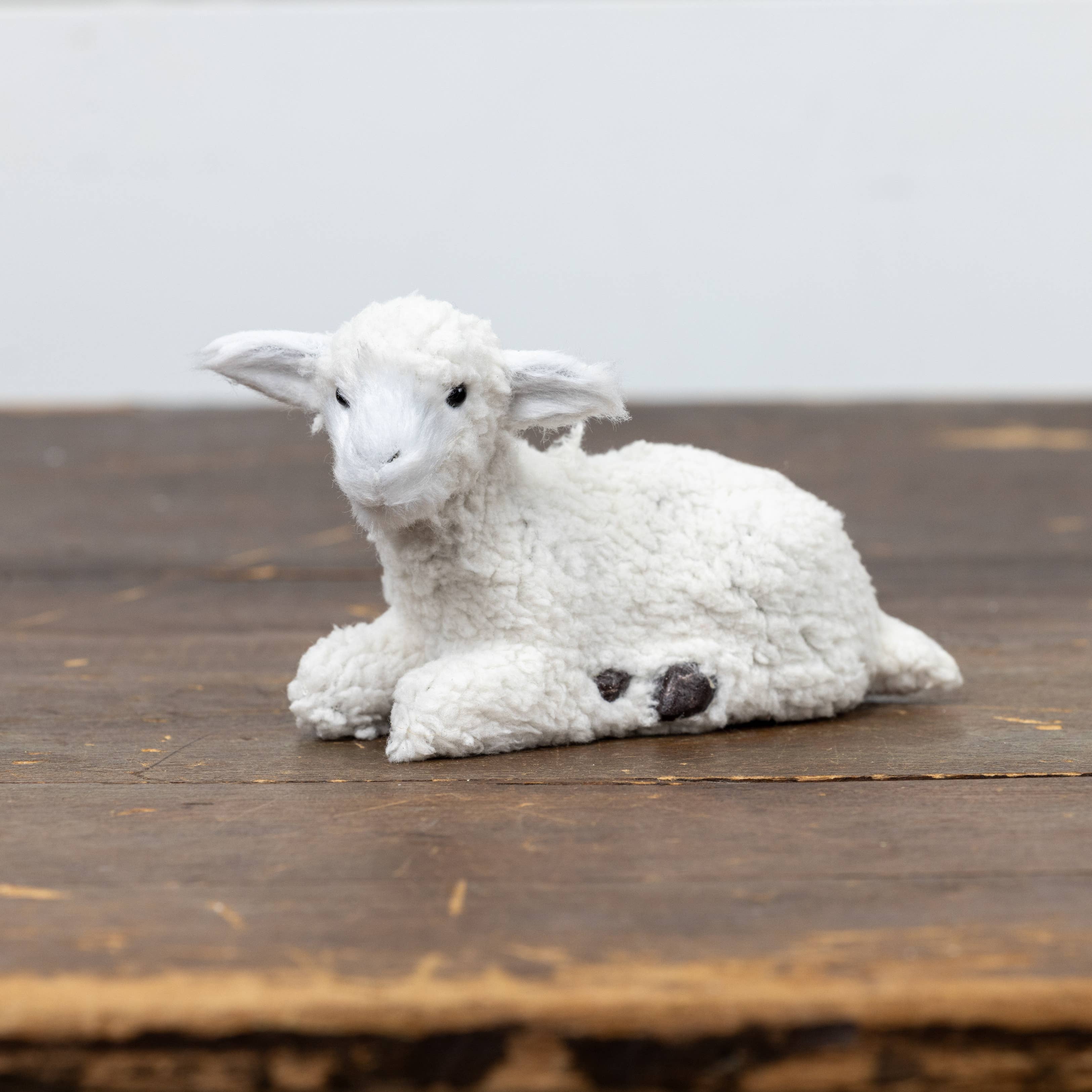 5.25" RESTING LAMB