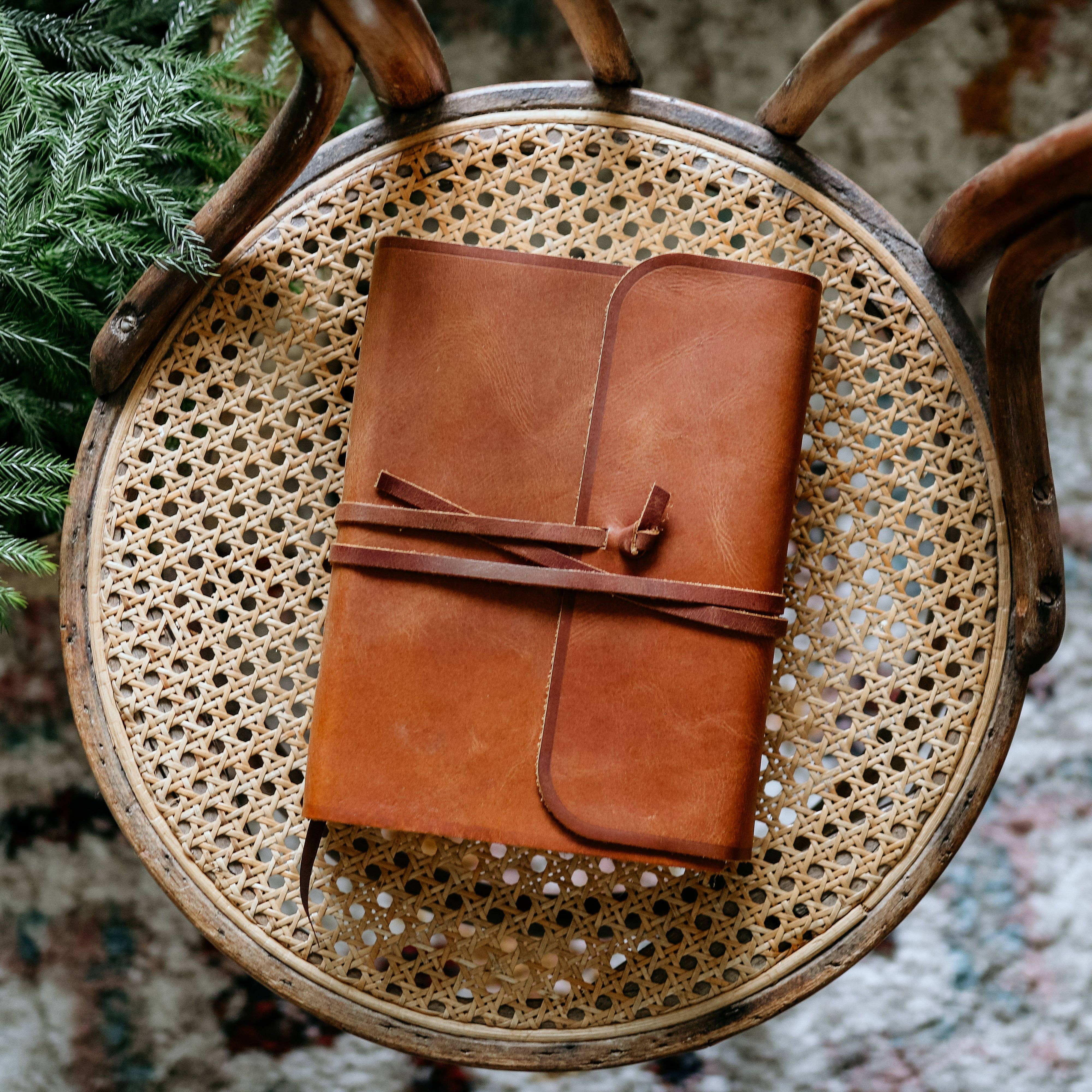 ESV Single Column Large Print Journaling Bible® 