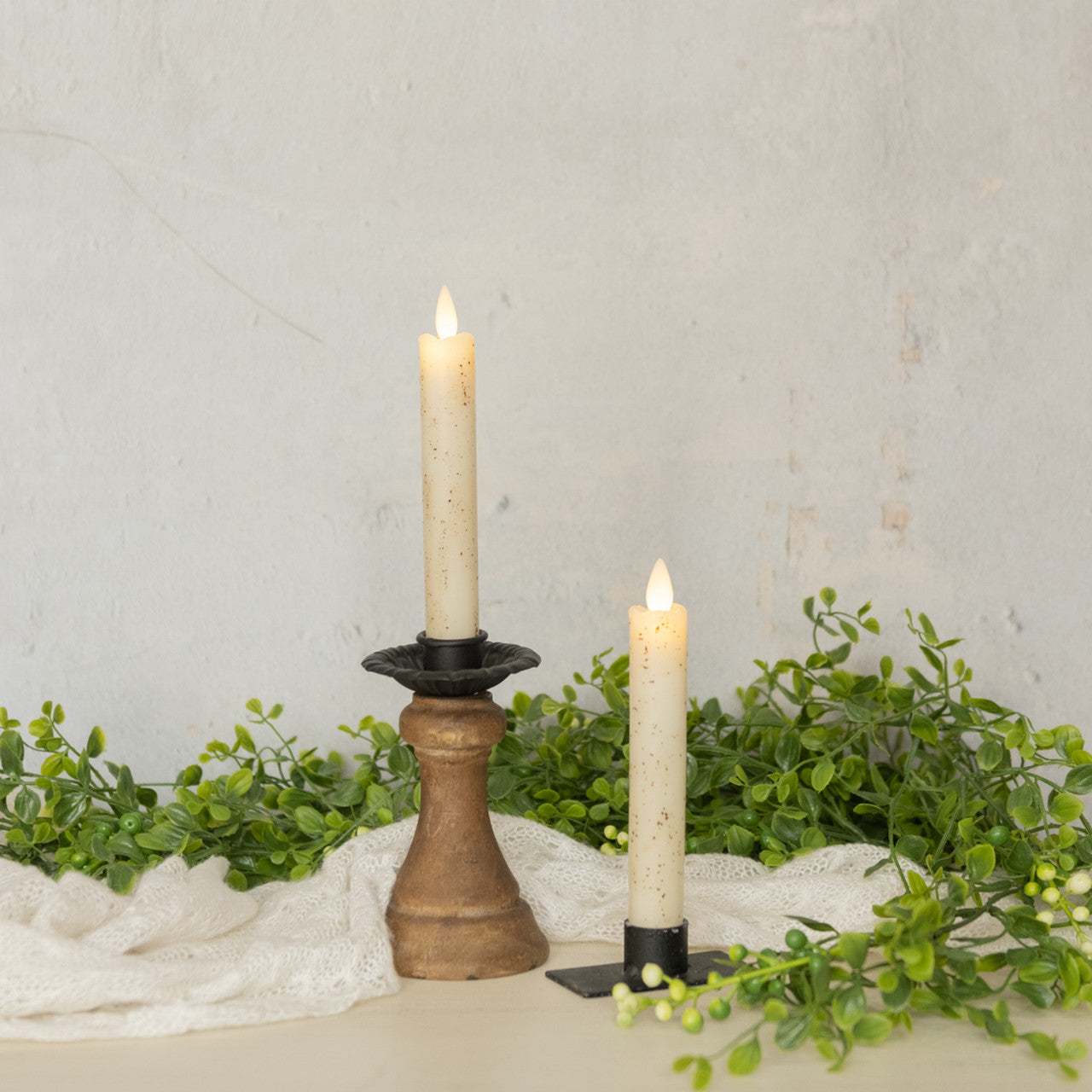 SET/2 - 6.75" 3D FLAME CREAM TAPER CANDLE