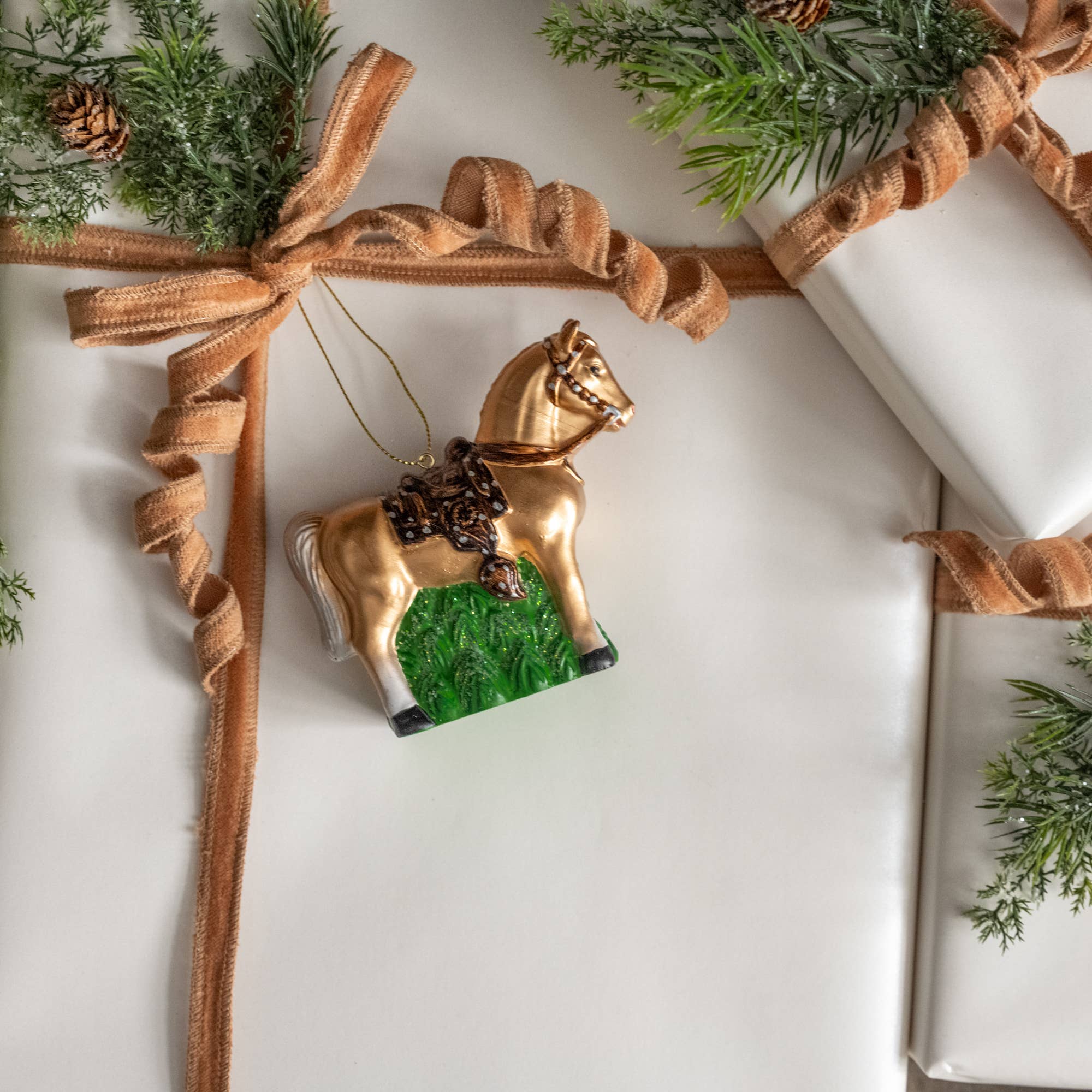 HORSE W/ SADDLE ORNAMENT