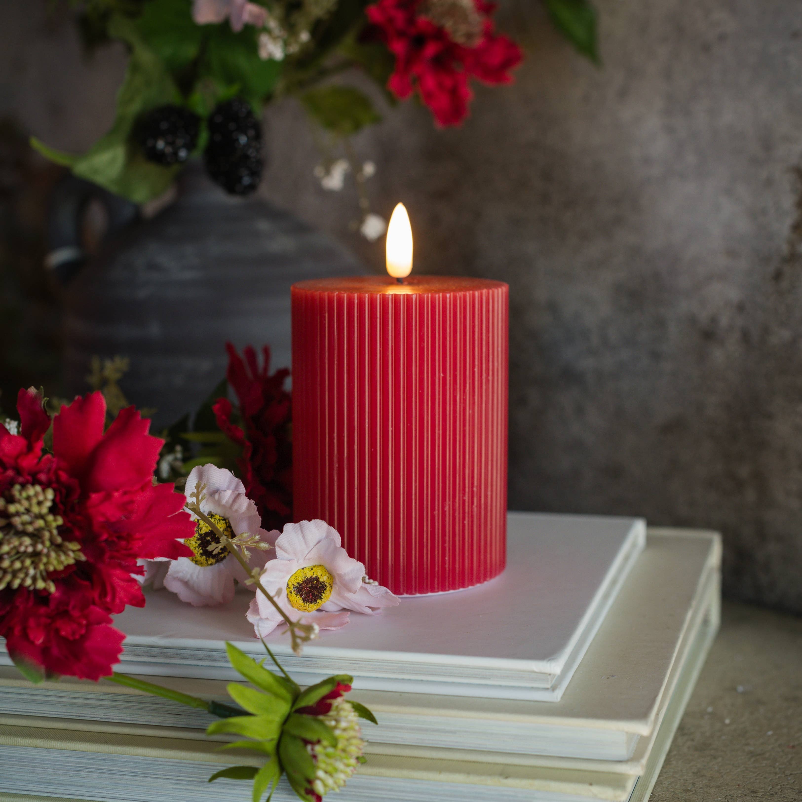 4" RED GROOVED 3D FLAME CANDLE