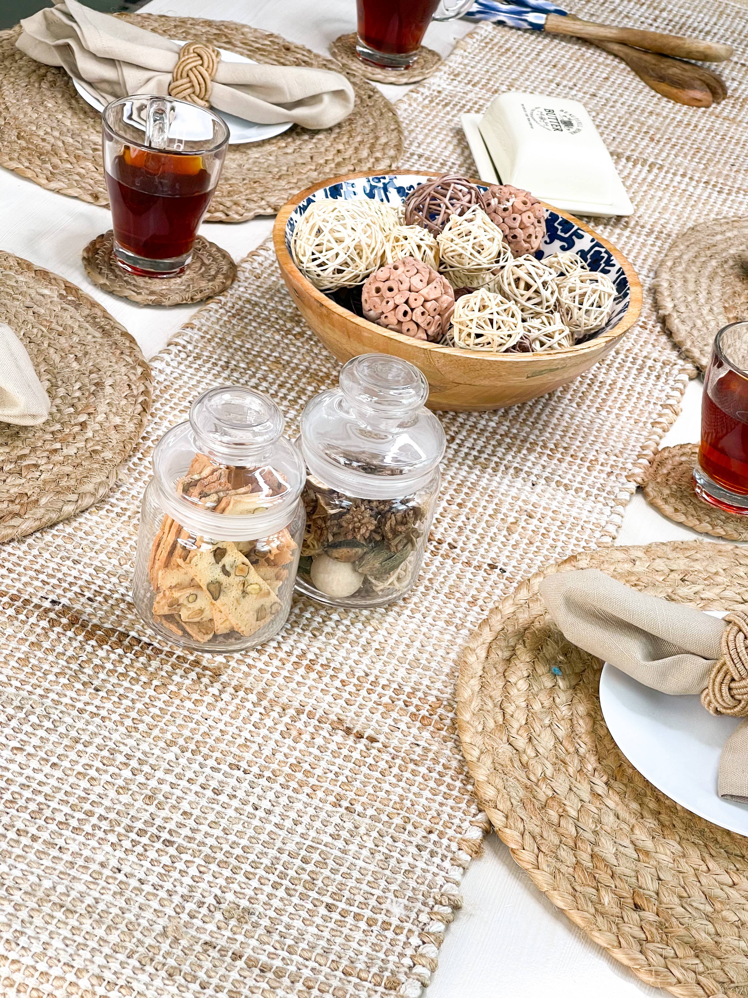 OMBRE TABLE RUNNER, NATURAL JUTE-IVORY, 13'' x 72''.