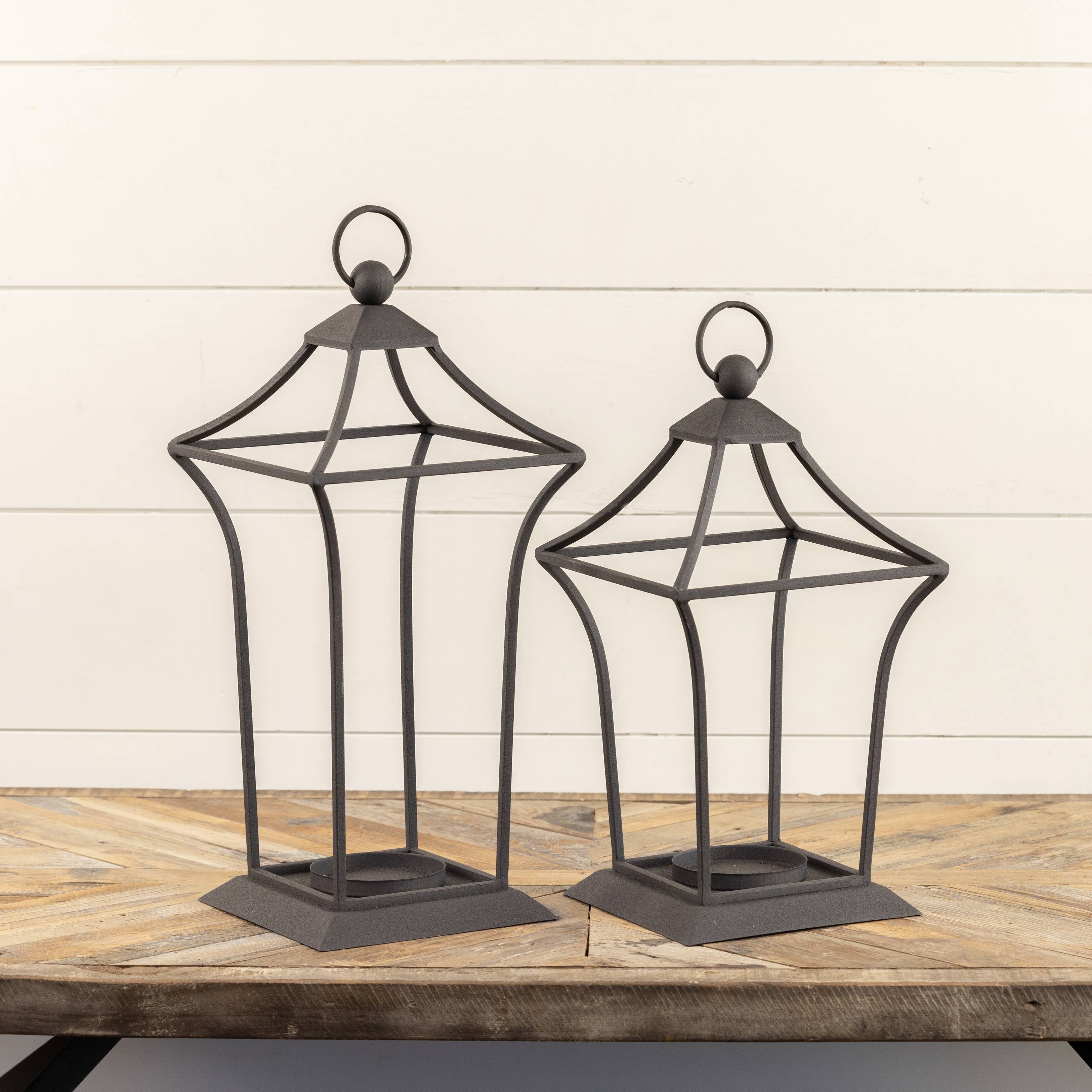 17" HERITAGE LANTERN