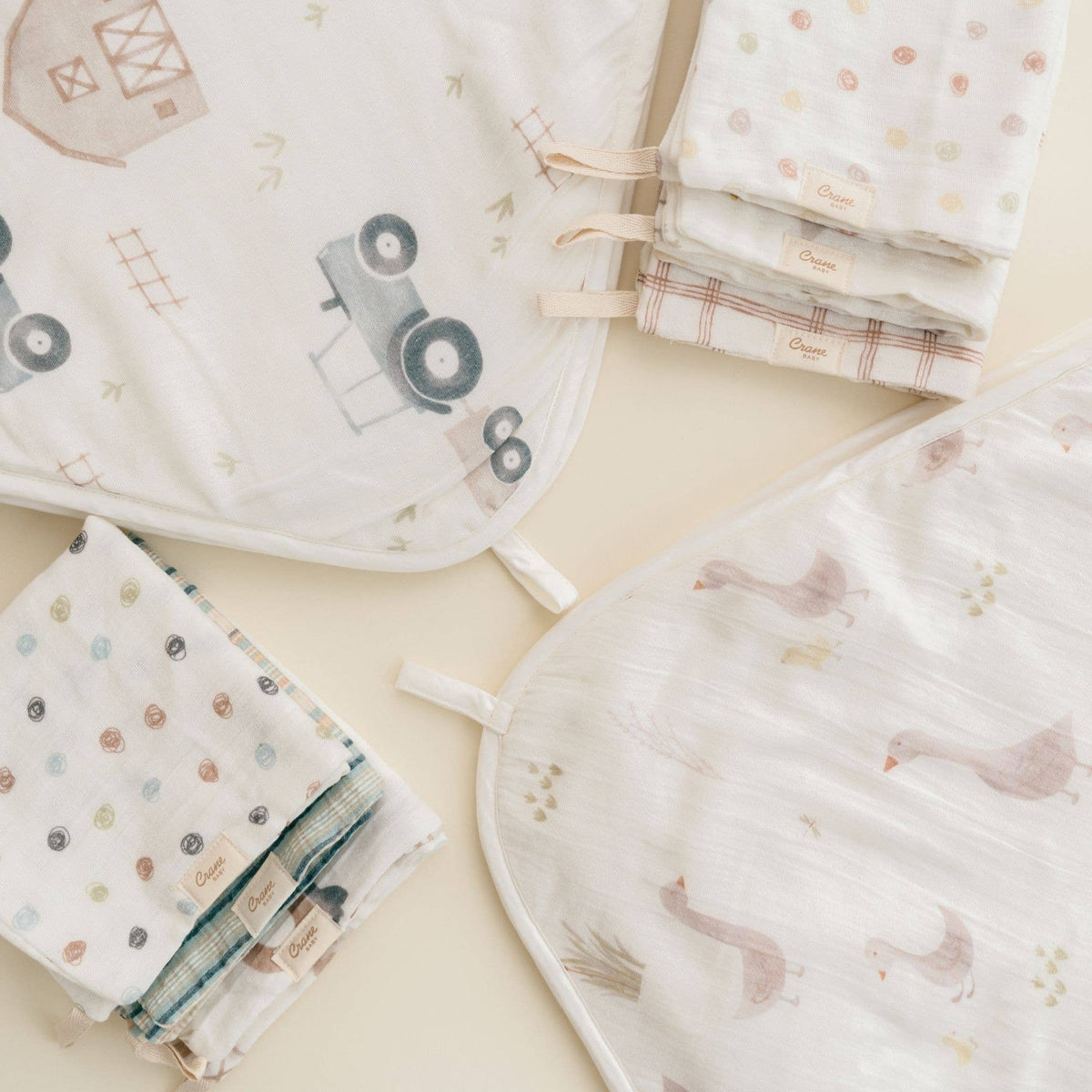 Charlie Farmhouse Goose Hooded Towel & Wash Cloth Set