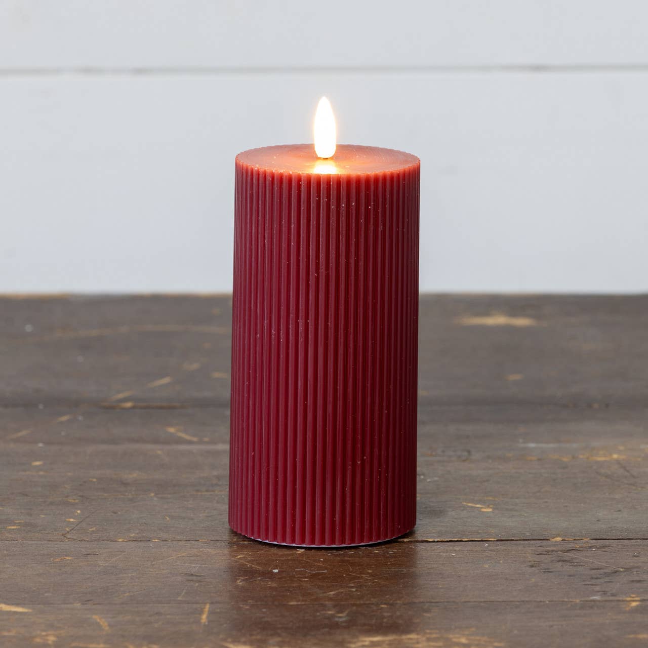 6" RED GROOVED 3D FLAME CANDLE