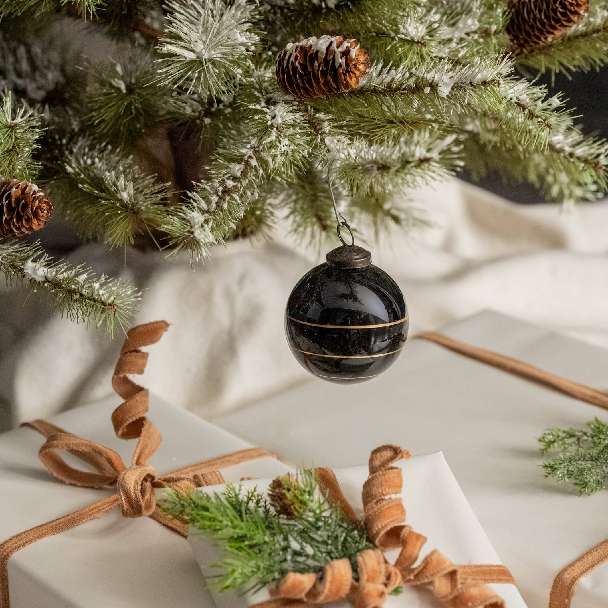 3" BLACK KUGEL ORNAMENT W/ GOLD STRIPE