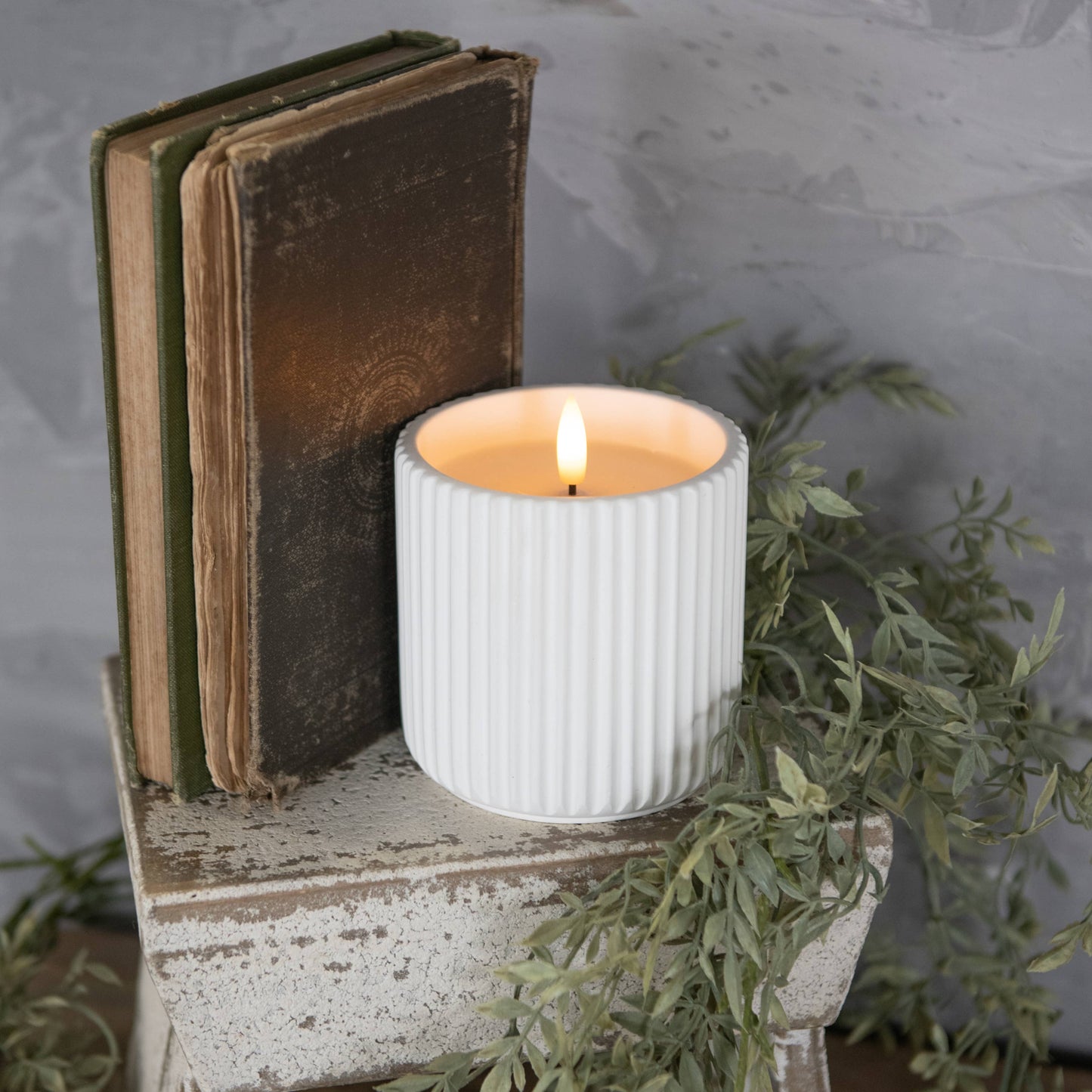 4" - 3D FLAME RIBBED CEMENT CANDLE