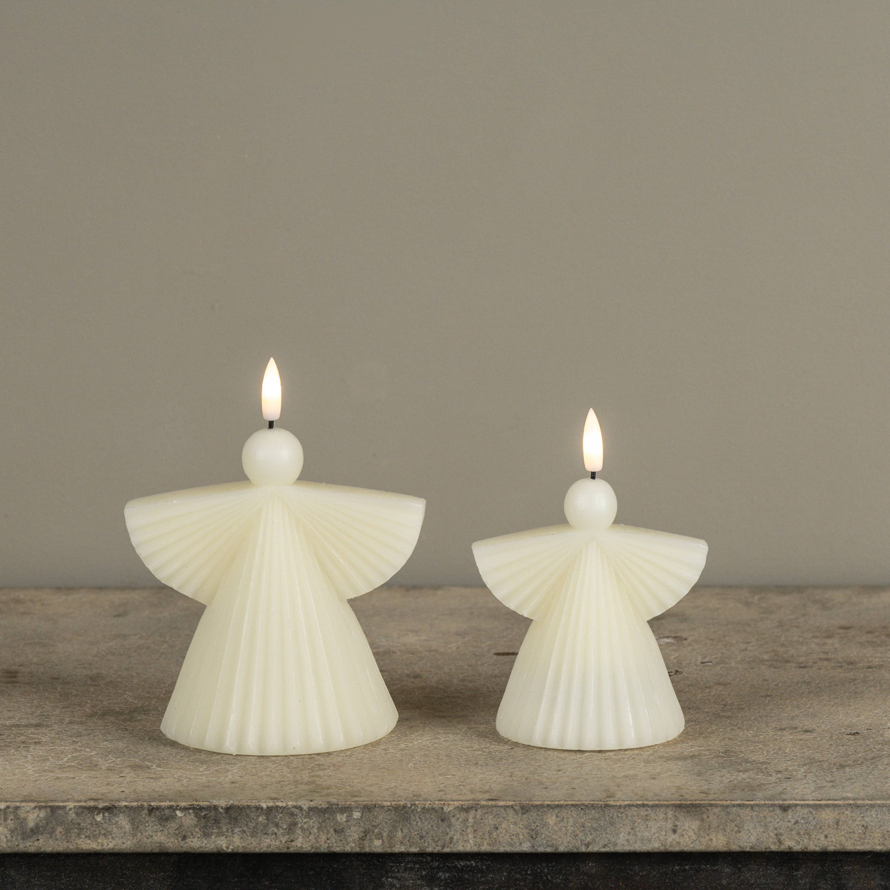 5.25" CREAM ANGEL 3D FLAME CANDLE