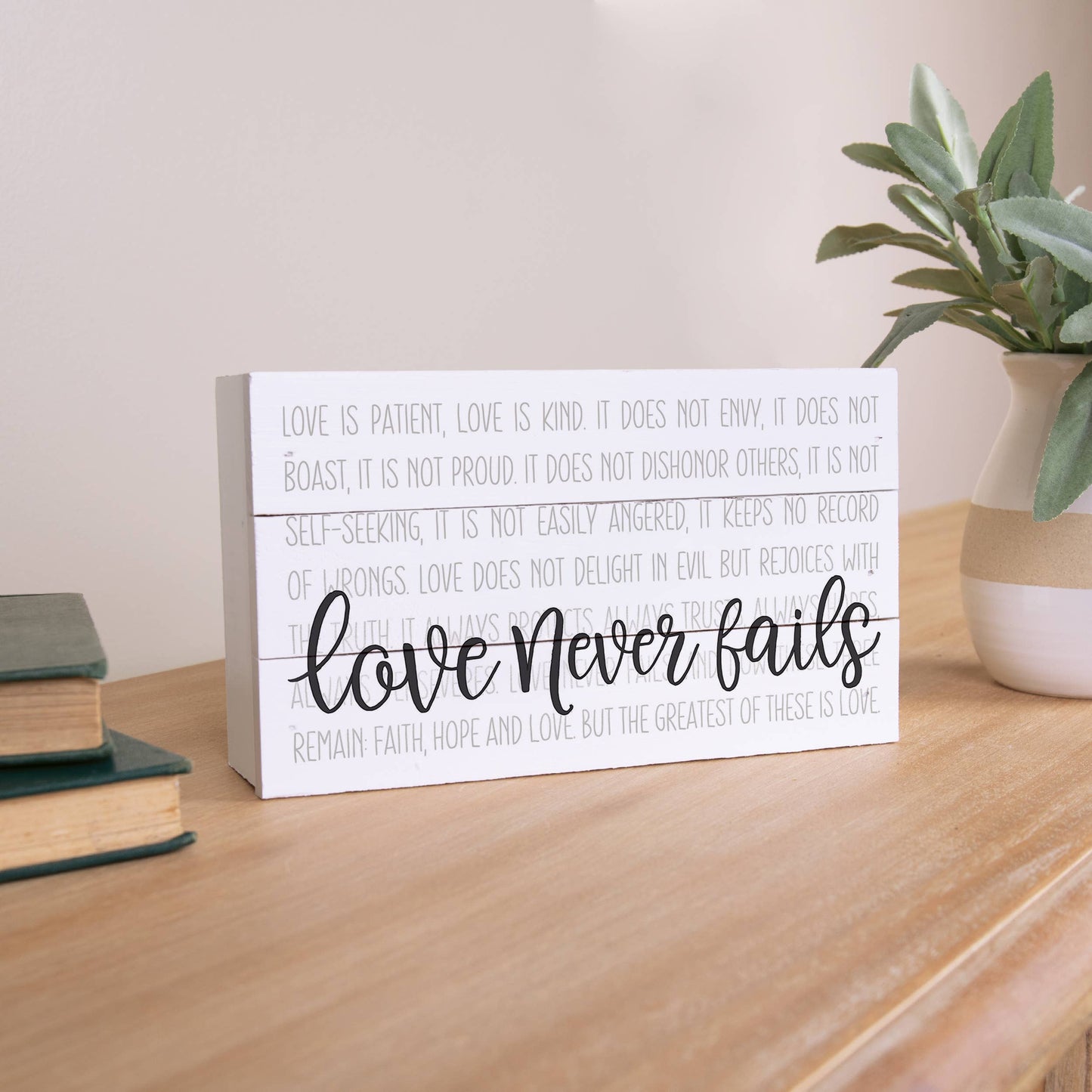 Love Never Fails Tabletop Pallet Décor